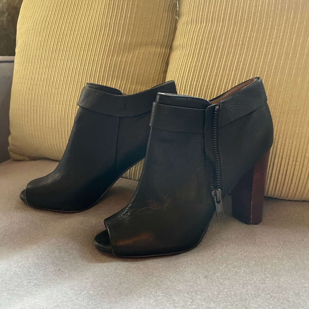 Splendid Booties - Picture 2 of 4